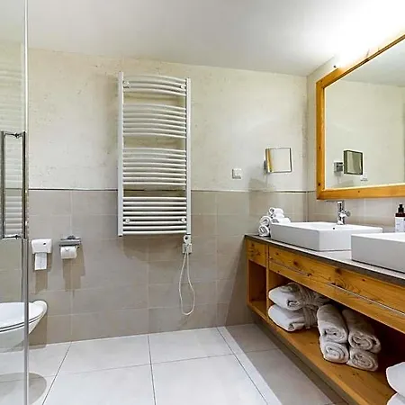 Hotel Gruenauerhof 4*